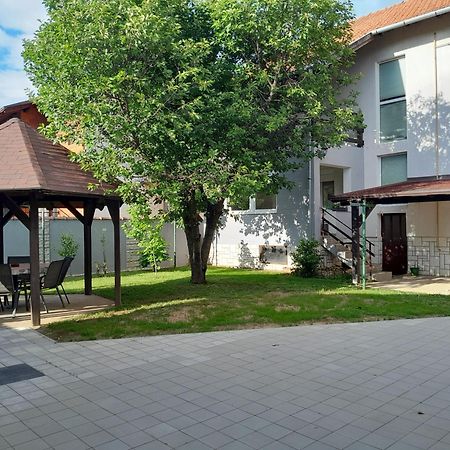 Apartman Kod Dide I Bake Vukovar Extérieur photo