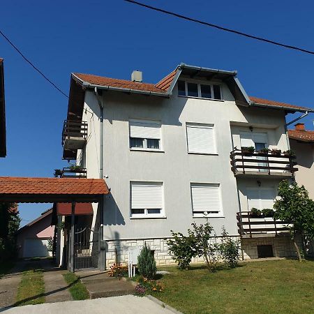 Apartman Kod Dide I Bake Vukovar Extérieur photo