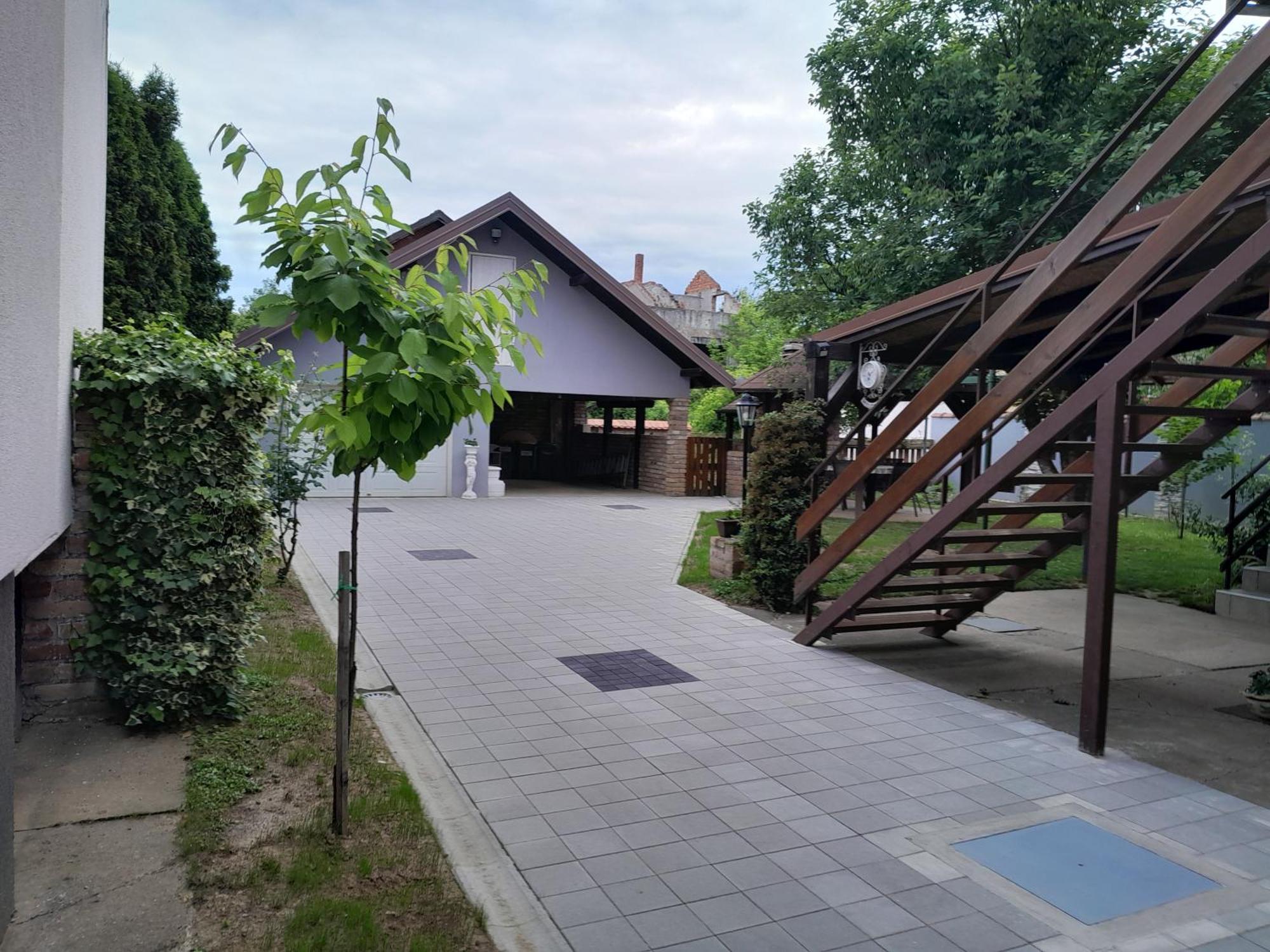 Apartman Kod Dide I Bake Vukovar Extérieur photo