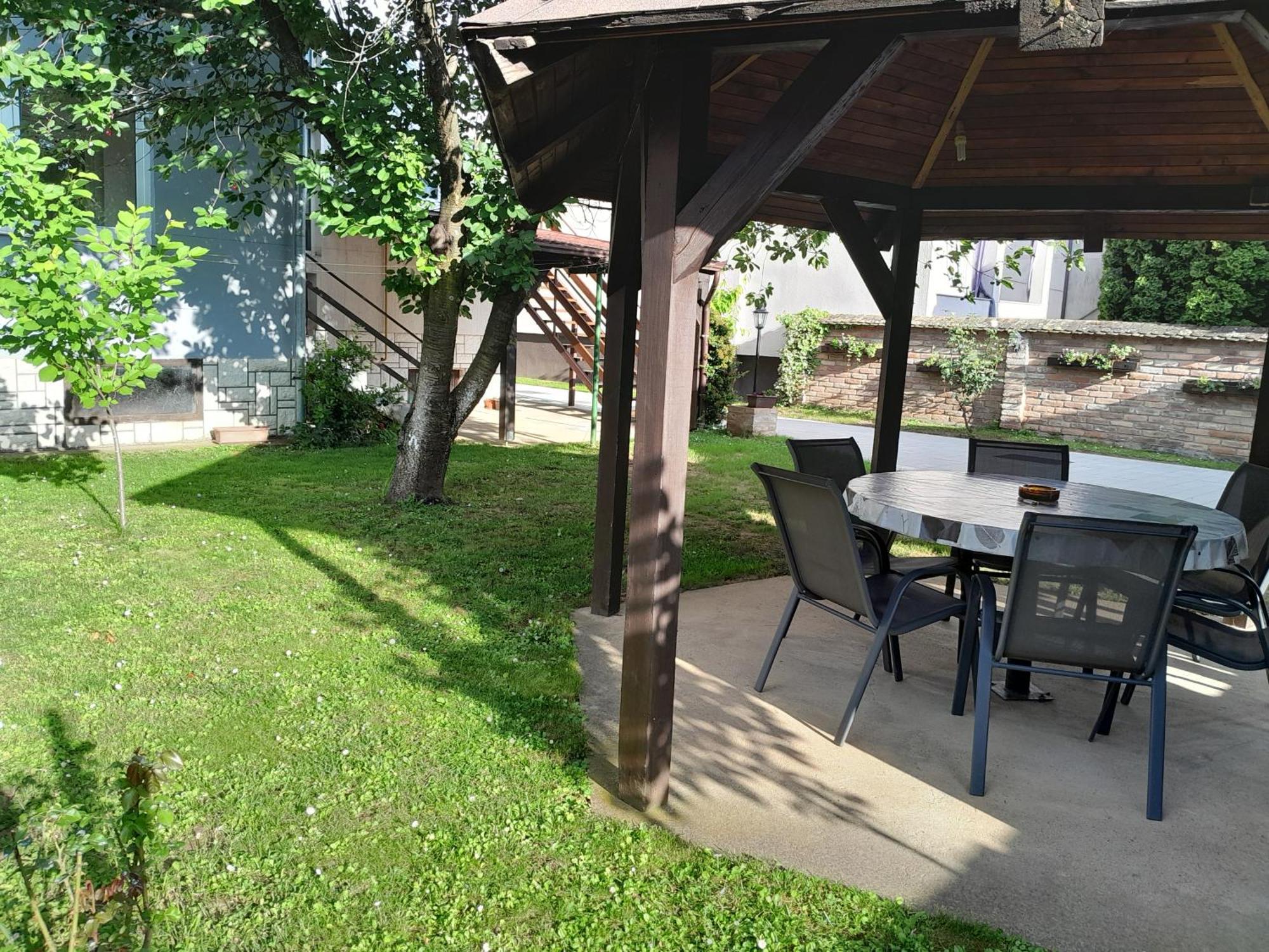 Apartman Kod Dide I Bake Vukovar Extérieur photo